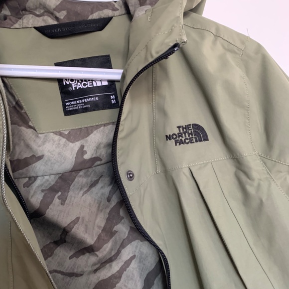 NWOT DryVent Rain Jacket: The North Face - Picture 7 of 13